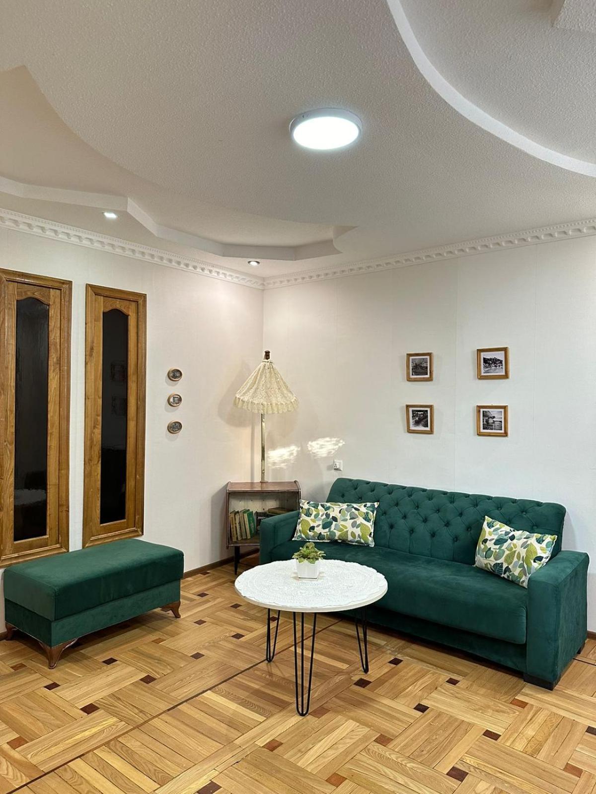 Jacquard Apartment In The Centre Of Kutaisi Bagian luar foto